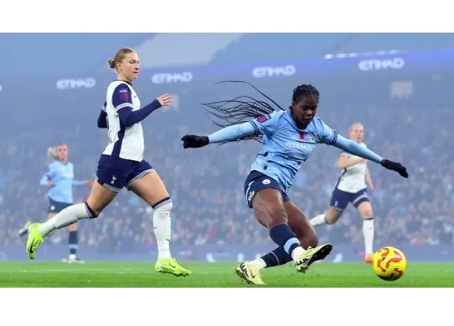 Khadija Shaw's hat-trick powers Man City past Tottenham